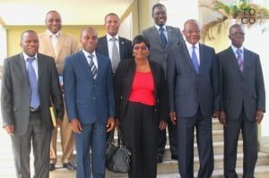 La délégation de la Cour en compagnie du ministre Essaw (2è à partir de la droite)